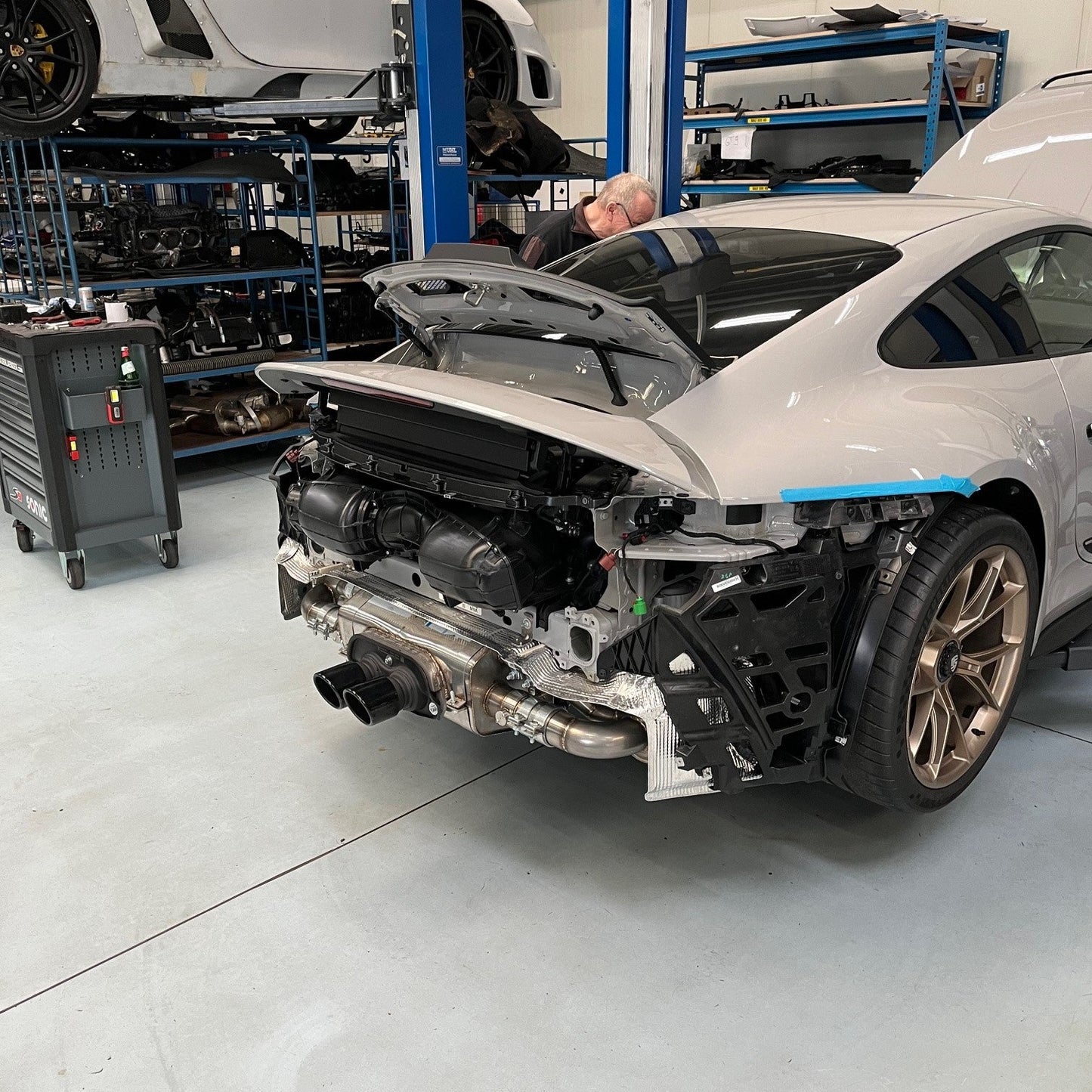 
                  
                    9FF flap exhaust system suitable for Porsche 992 Turbo/S
                  
                